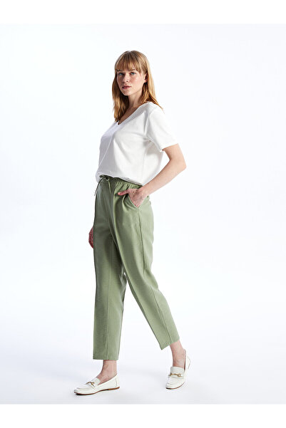 LC Waikiki Beli Lastikli Standart Fit Kadın Pantolon