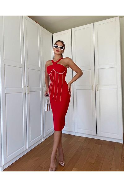 1Moda1Tarz Γυναικείο φόρεμα μίντι σχεδίου με κόκκινο κρεπ ύφασμα με λεπτομέρεια αλυσίδας