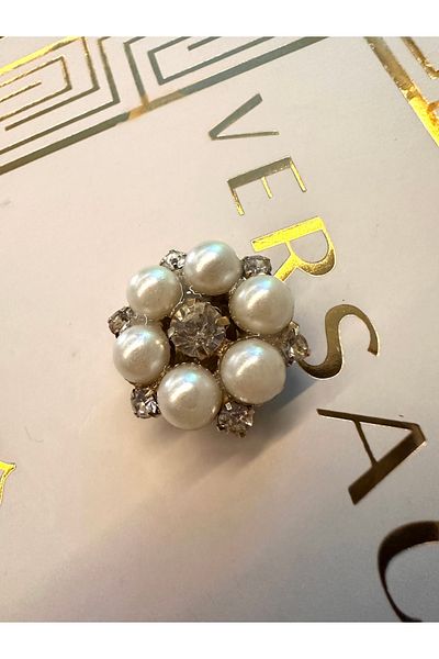 ODDA TASARIM ATÖLYESİ Button with flower pattern pearls and large ktistal stones attachment-decal bottom clip skinless seamless