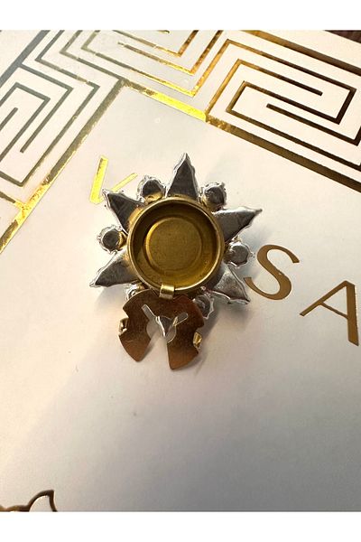 ODDA TASARIM ATÖLYESİ Large Size White Stone Plug-and-Stick No-Patch Clip Button