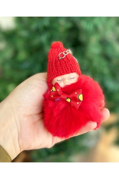 QUEEN AKSESUAR كرة لطيفة من القطيفة الحمراء - سلسلة مفاتيح مع قبعة نوم ودمية