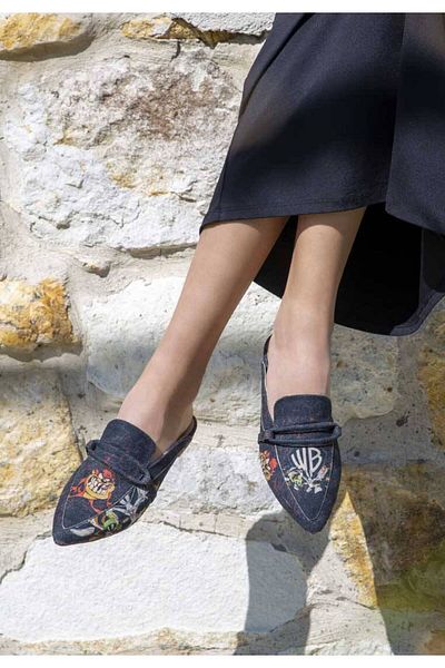 Dogo Women's Vegan Leather Black Slippers - Warner Bros Tasmanian Devil Design