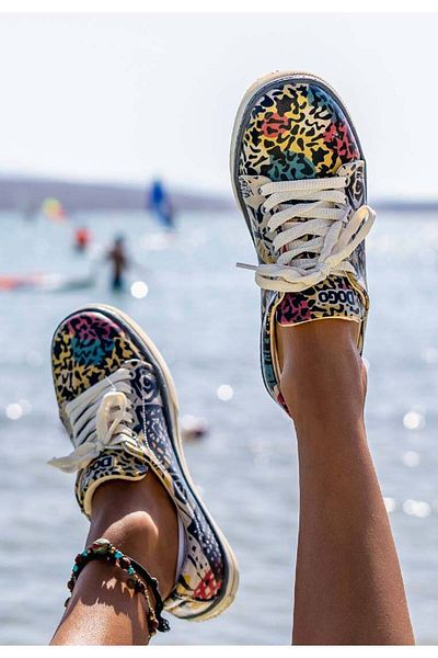 Dogo Pantofi de damă din piele vegană multicoloră - design Eternal Swirl