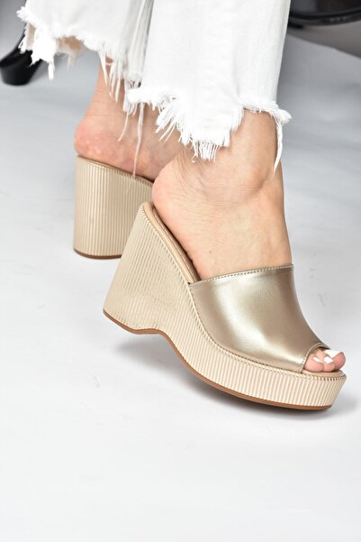 Fox Shoes Női arany éksarkú papucs K250101509