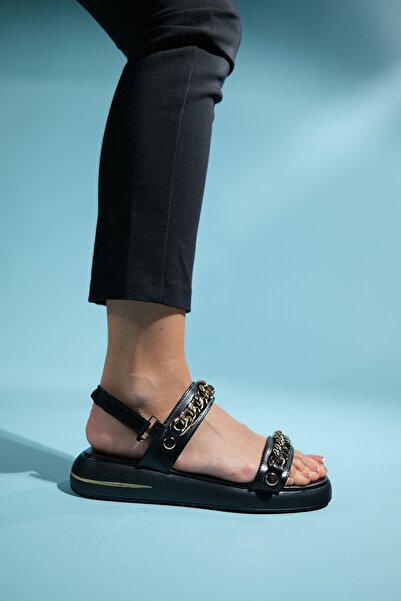 LuviShoes Detailní dámské sandály LOKET Black Chain