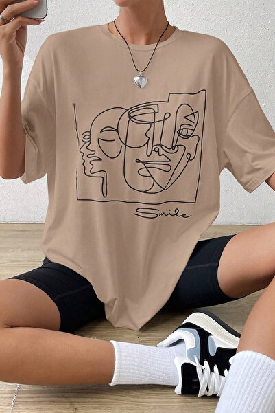 Revasser Unisex bež majica sa okruglim izrezom i otisnutim osmehom na licu, v...