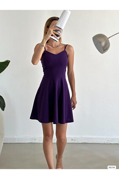 NARKISS Rochie evazată de culoare prune cu detaliu la spate