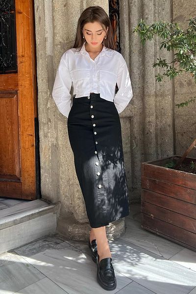 GÜLSELİ Fusta de blugi cu nasturi negri