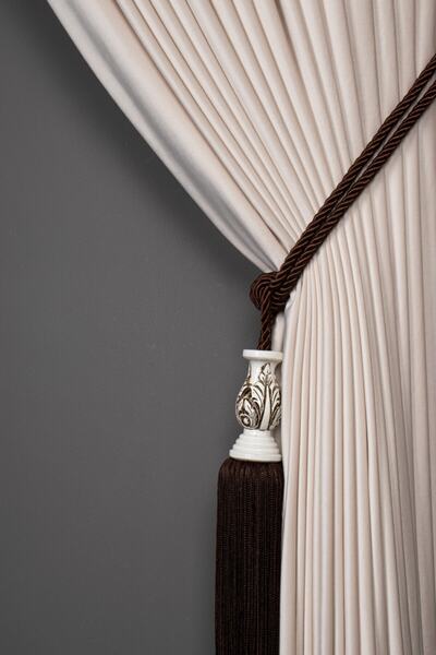 Saççax Exclusive Culoare cafea Alb Carot Detaliat Fundal Cortina Broderie Brașoară clasică baroc cu ciucuri