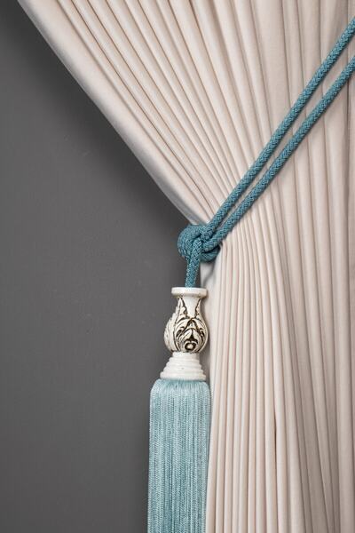 Saççax Exclusive Su Yeşili Renk Beyaz Karot Detaylı Fon Perde Bağı Bambu Barok Püsküllü Braçol