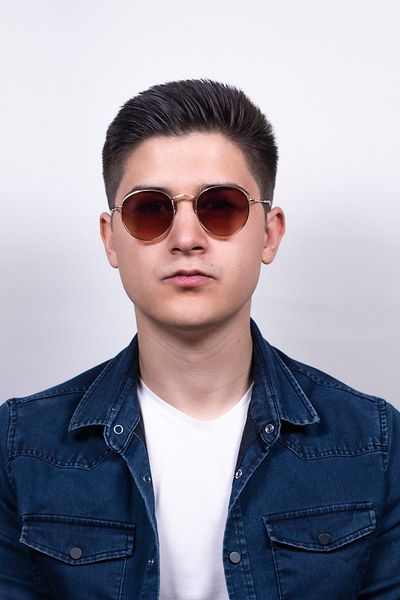 Focus On Eyewear نظارات شمسية للرجال باللون البني المستدير