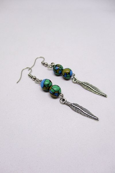 Kusakli Malahit World Shaped Feather Figure Dangle Natural Stone Earrings