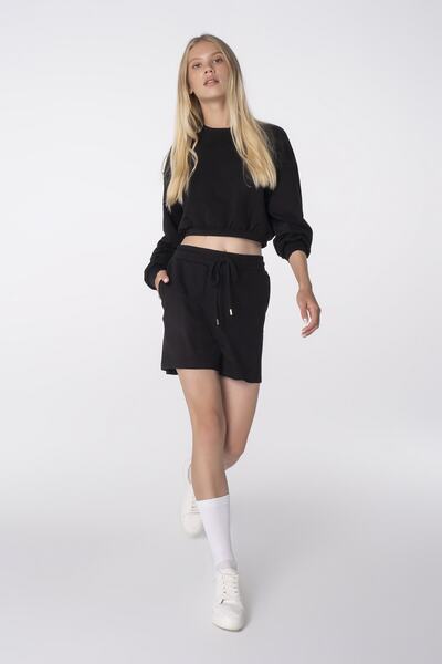 Re-clo Hattie, Sürdürülebilir Kumaşlı, Lastik Detaylı Cepli Siyah Kadın Şort