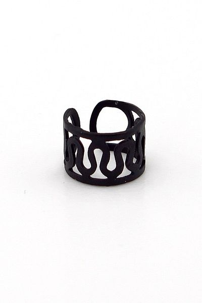 Solfera Matte Black Colored Earcuff Cartilage Earrings with Spiral Pattern Ex085
