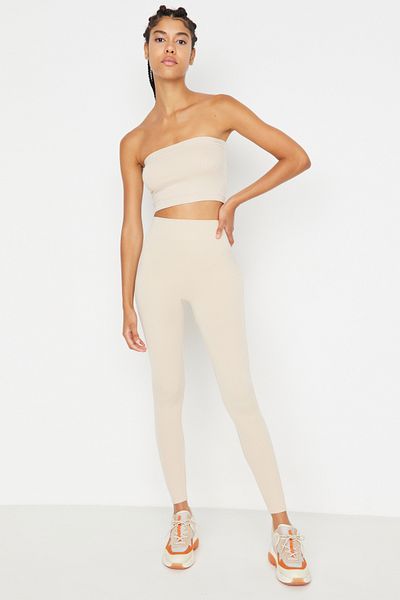Trendyol Collection Beigefarbene, nahtlos/nahtlos gestrickte Sport-Leggings in voller Länge TWOAW20TA0071