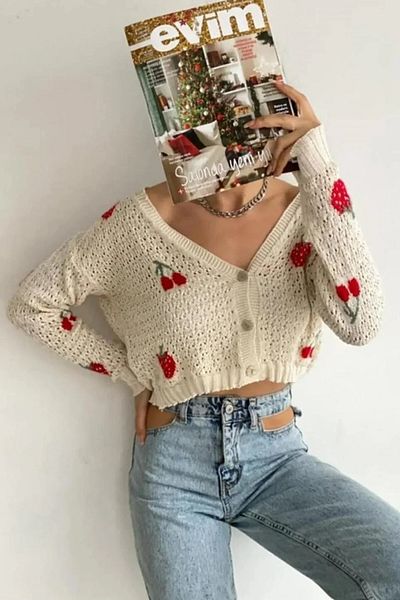 manolyabutik Women's V-Neck 3 Button Long Sleeve Low Shoulder Loose Fit Oversize Thick Knit Short Crop Knitwear Cardigan