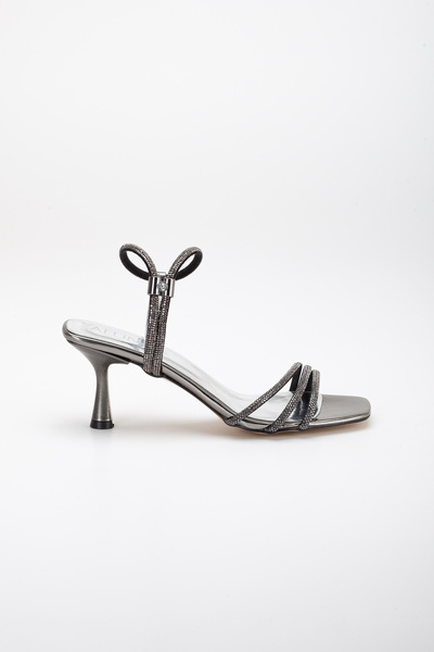 LİLLA Women's Thin Heeled Rhinestoned Evening Dress Shoes Platinum Color