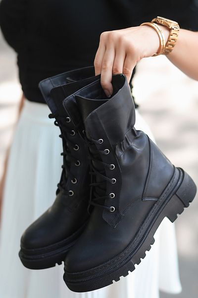 Capone Outfitters Damen-Stiefeletten mit Kordelzug-Schnürung und Trac-Sohle