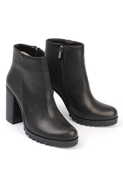 Capone Outfitters Damenstiefel mit runder Zehenpartie und mittelhoher Trac-Sohle