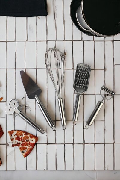 ALBETTO 5 Pieces Stainless Steel Kitchen Set Whisk, Grater, Pizza Cutter Spatula