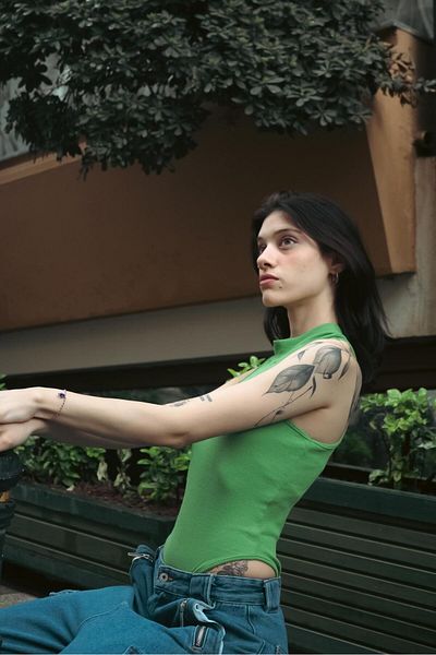 Touz Moda Πράσινη μπλούζα με βασική ριμπ λεπτομέρεια