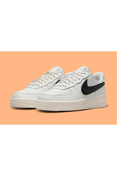 Nike Air Force 1 '07 Quilted Swoosh Phantom Black Sneaker