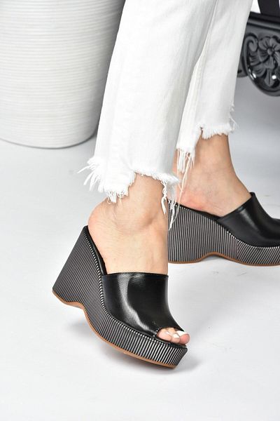 Fox Shoes Women's Black Wedge Heeled Slippers K250101509