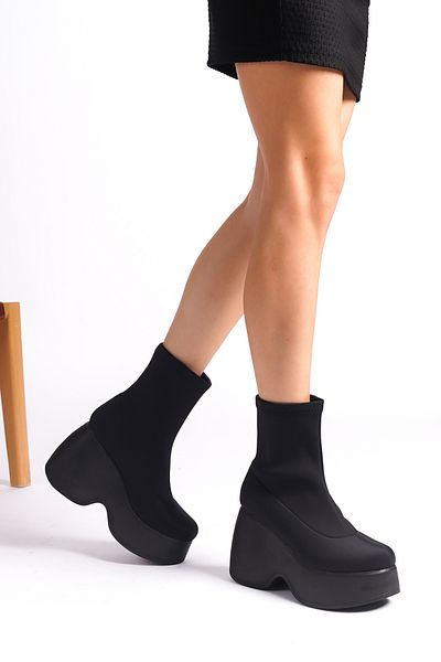 Capone Outfitters Round Toe High-Ankle Diver Fabric Platform Heeled Women's Boots