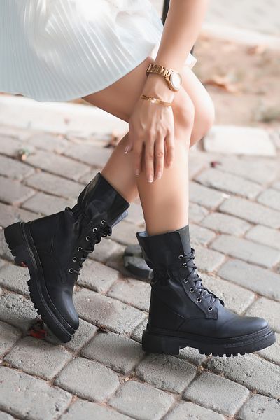 Capone Outfitters Damen-Stiefeletten mit Kordelzug-Schnürung und Trac-Sohle