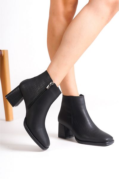 Capone Outfitters Damenstiefel mit stumpfer Spitze und mittelhohem Absatz
