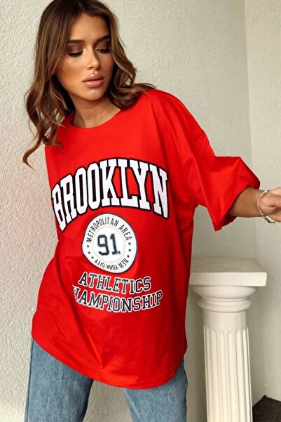 Revasser Жіночий червоний оверсайз з принтом Арізона