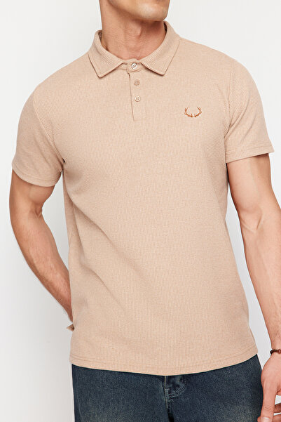 Trendyol Collection Μπλουζάκι καμήλας με γιακά πόλο με λεπτομέρεια κεντήματος - TMNSS24PO00046