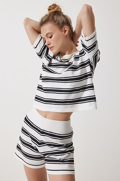 Happiness İstanbul Weißes gestreiftes Handtuch-T-Shirt-Shorts-Set für Damen YY00210