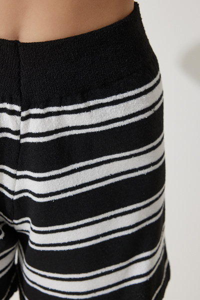Happiness İstanbul Női fekete csíkos törölköző póló rövidnadrág szett YY00210