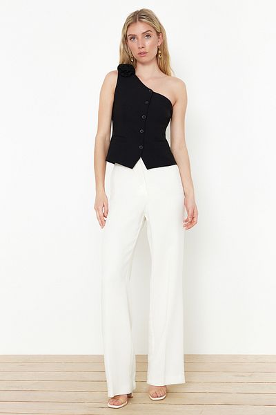 Trendyol Collection Limited Edition - Black One Shoulder Rose Detailed Crop Vest Twoss24Ye00038