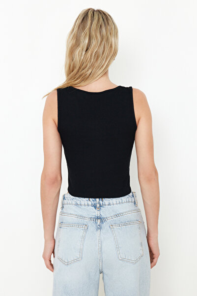 Trendyol Collection Schwarz-weiße, taillierte/taillierte Stretch-Strickbluse im 2er-Pack TWOSS24BZ00583