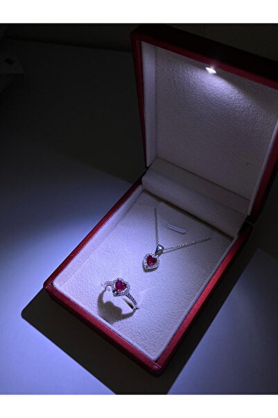 DMR Accessoire Kırmızı Işıklı Kutuda Çelik Kalp Kolye Yüzük Seti Aşk Seti