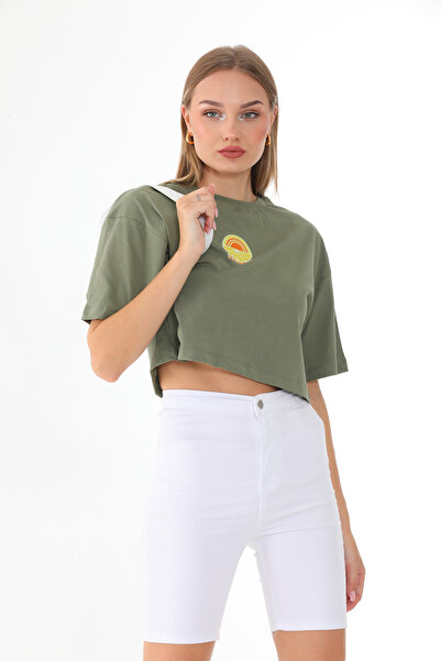 Batı Styling Γυναικείο Crop T-shirt με Κοντό Γιακά