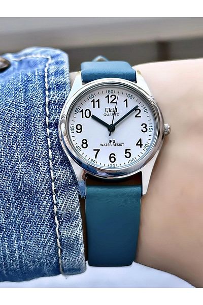 Q&Q  Women's Leather Band Wristwatch