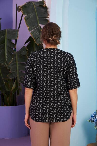 RMG Plus Size Mini Flower Patterned Black Shirt