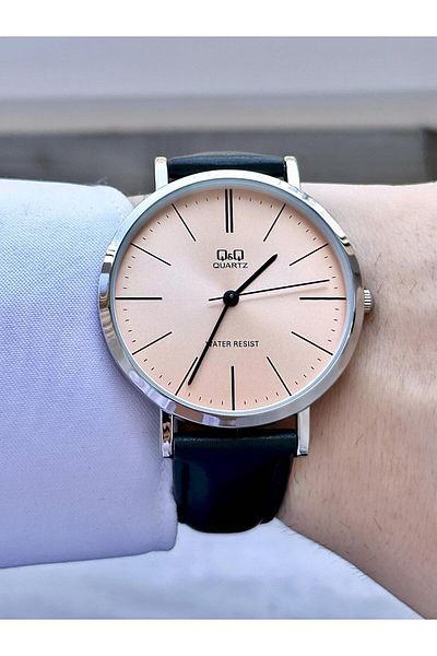 Q&Q Men's Leather Cord Wristwatch