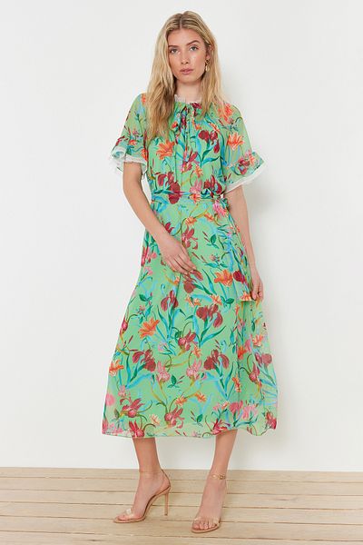 Trendyol Modest Πράσινο λουλουδένιο βολάν γιακά με βολάν με λεπτή γραμμή σιφόν φόρεμα TCTSS24EB00007