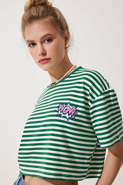 Happiness İstanbul Grünes, gestreiftes Crop-Strick-T-Shirt für Damen aus 100 % Baumwolle mit Stickereien, CR00436