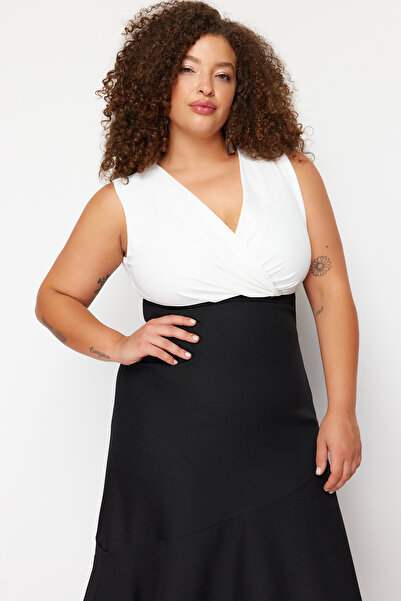 Trendyol Curve V-Neck Black Midi Dress - Color Block, Sleeveless - TBBAW24AH00070