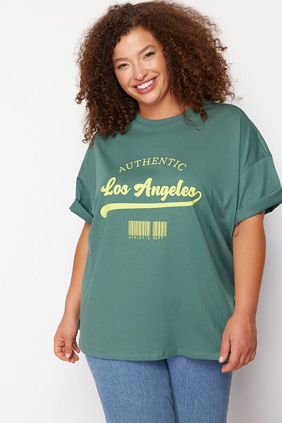 Trendyol Curve Grünes, übergroßes, bedrucktes Strick-T-Shirt TBBSS24BF00067