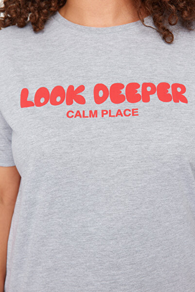 Trendyol Curve Nadměrná velikost šedé melanžové chlapecké tričko – 100% bavlna, Slogan Print, Tbbss24Bf00036