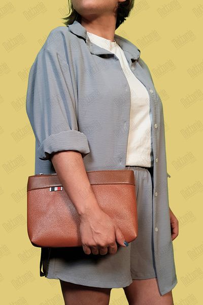 NEWISH POLO ACCESSORIES Vegan Leather Tan Leather Travel Portfolio Clutch Unisex τσάντα χειρός με αδιάβροχο λουρί καρπού (28*18cm)