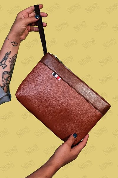 NEWISH POLO ACCESSORIES Vegan Leather Tan Leather Travel Portfolio Clutch Unisex τσάντα χειρός με αδιάβροχο λουρί καρπού (28*18cm)