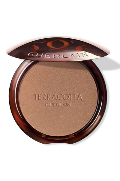 Guerlain تيراكوتا - مسحوق برونزي مصنوع من مكونات طبيعية مصدر بنسبة 96% مع صبغات لؤلؤية