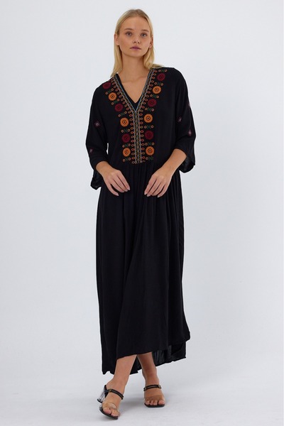 AYASOFYA OTANTIK Kadın Siyah V Yakalı Etnik Nakış İşlemeli Uzun Elbise